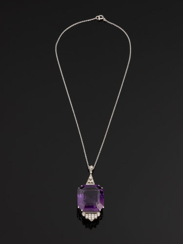 Pendentif Pendentif Art-deco en Platine et Diamants serti d'une Importante Améthyste 58 Facettes