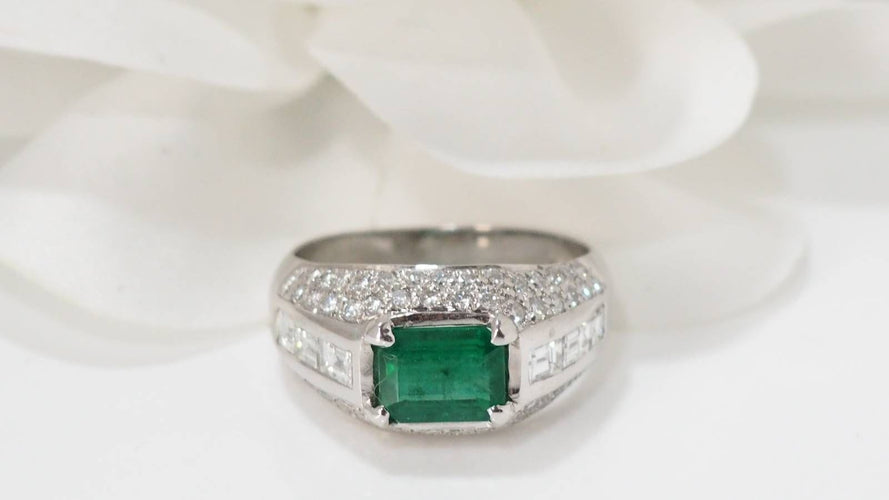 Bague 55.5 Bague jonc en or blanc émeraude et diamants 58 Facettes 31937