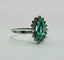Bague 54 Bague en or blanc avec une émeraude centrale et des diamants 58 Facettes 50272