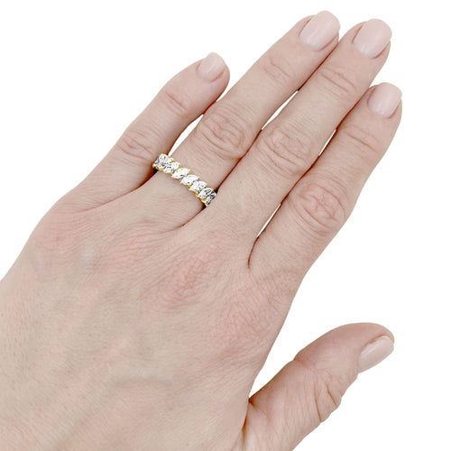 Bague 50 Alliance or jaune et diamants navette. 58 Facettes 35257