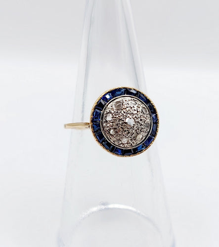 Bague 51.5 Bague cible art deco or jaune 18k ornée de diamants taillés en roses entouré de saphirs calibrés synthétiques (circa 1930) 58 Facettes A04977
