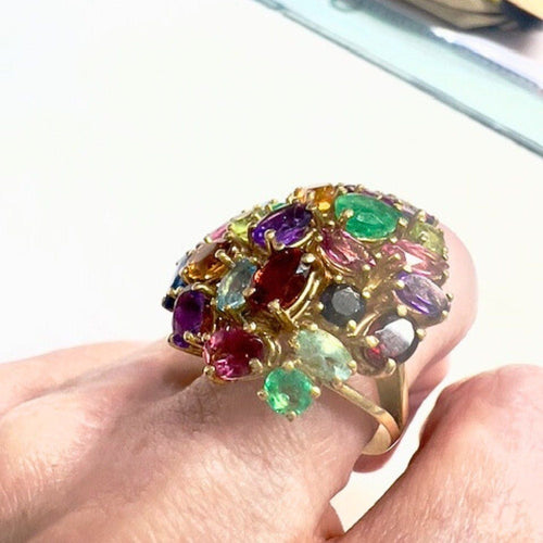 BAGUE DE DESIGN CONTEMPORAIN en OR 18 carats avec AIGUE-MARINE ET DIVERSES PIERRES NATURELLES