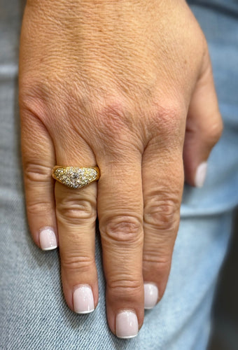 Bague 56 Bague ondulée or jaune et diamants 58 Facettes