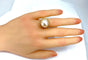 Bague 52 Bague et boucles d’oreilles en or jaune 18 carats et perles mabé. 58 Facettes AB309