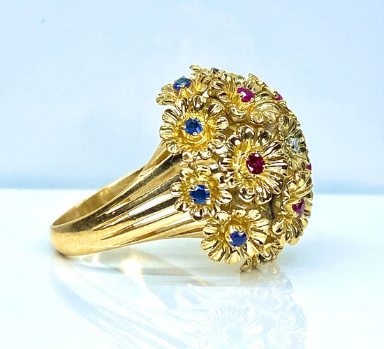 Bague 53 Bague - Bague multifleurs en or jaune et saphirs, rubis, diamants 58 Facettes AB671