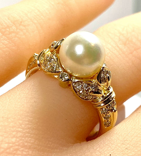 Bague 52 Bague en or jaune 18 carats, perle et 38 diamants 58 Facettes AB448
