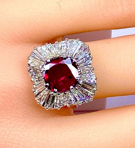 Bague 54 Bague en or blanc 18 carats, magnifique rubis 2,24 carats non chauffé et diamants 58 Facettes AB417
