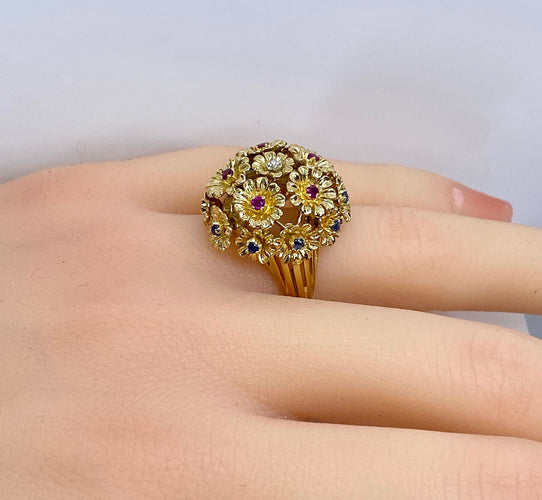 Bague 53 Bague - Bague multifleurs en or jaune et saphirs, rubis, diamants 58 Facettes AB671