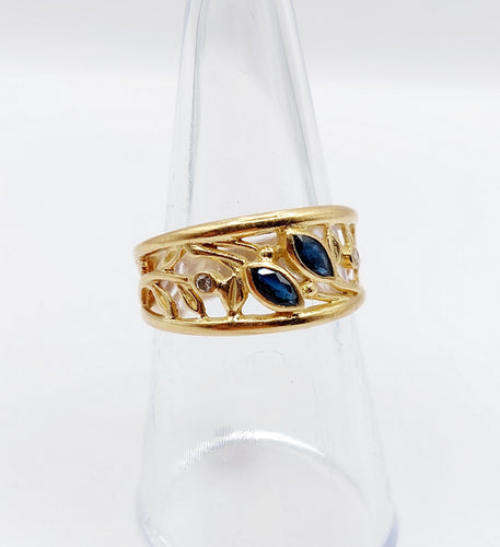 Bague 55 Bague bandeau art nouveau or 18k ornée de saphirs navette, de diamants et de décorations fleuries 58 Facettes A04687