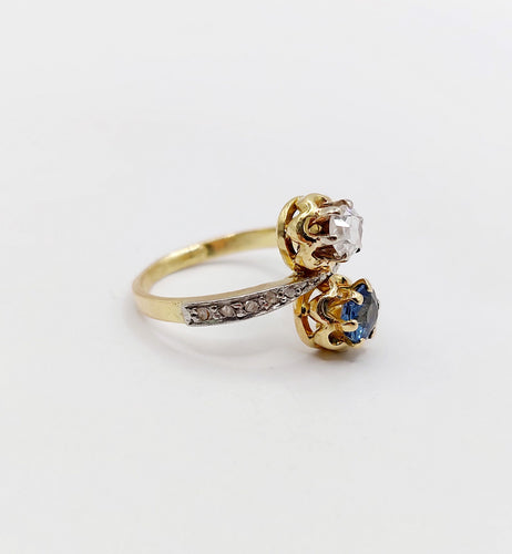 Bague 44 Bague Toi et Moi or, diamant et saphir épaulés (circa 1910) 58 Facettes A05407