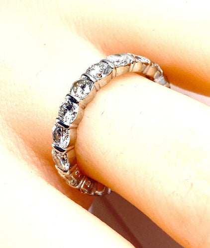 Bague 53 Alliance en or blanc et platine, 18 diamants 2,70 carats 58 Facettes AB642