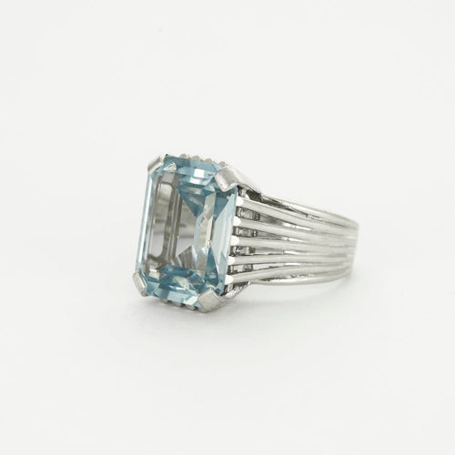 Bague 53 Bague or gris ornée d'une aigue marine 58 Facettes GU51