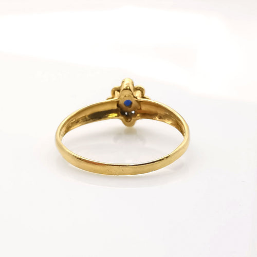 Bague 52 Bague or jaune, saphir, diamants 58 Facettes