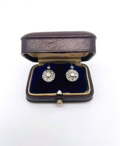Boucles d'oreilles Boucles d'oreilles dormeuses marguerites or rose platine diamants 58 Facettes