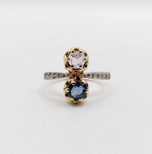 Bague 44 Bague Toi et Moi or, diamant et saphir épaulés (circa 1910) 58 Facettes A05407