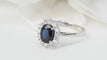 Bague Bague marguerite en or blanc, saphir et diamants 58 Facettes