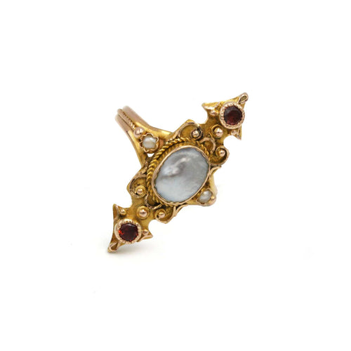 Bague 56 Bague Marquise Ancienne - Or, Nacre, Demi-perles & Grenats 58 Facettes 250357R