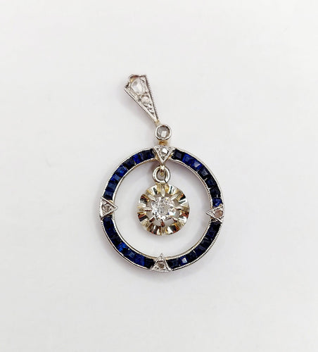 Pendentif Pendentif cible Art Déco or blanc, diamants, saphirs calibrés (circa 1920) 58 Facettes A05269