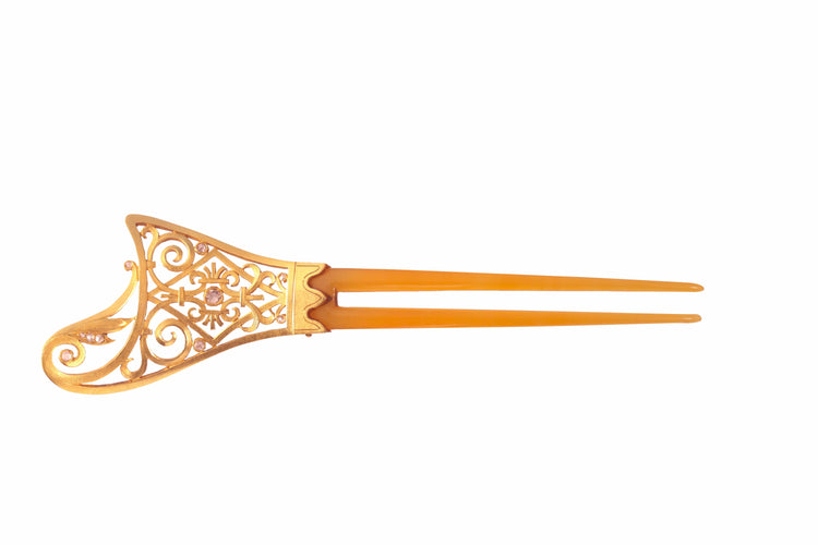 Montre L'attrait artistique de l'Art nouveau : un peigne à cheveux en corne et diamant 58 Facettes 18017-0151