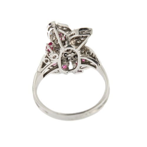 Bague Bague avec rubis et diamants 58 Facettes 35243