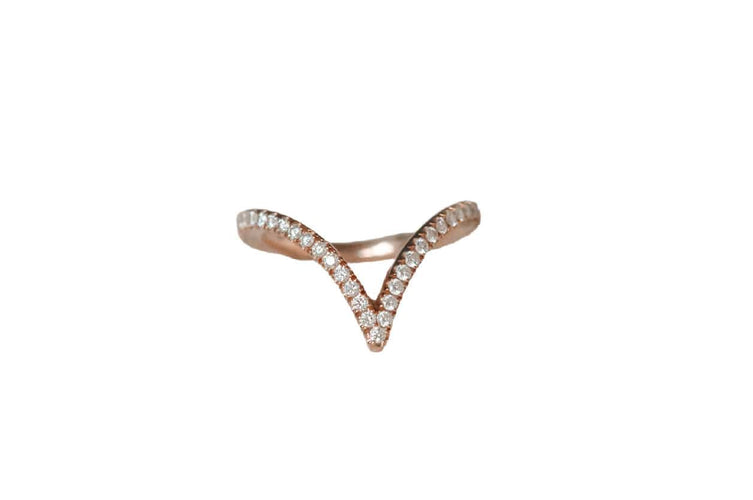 Bague 52 Bague V en or rose et diamants 58 Facettes