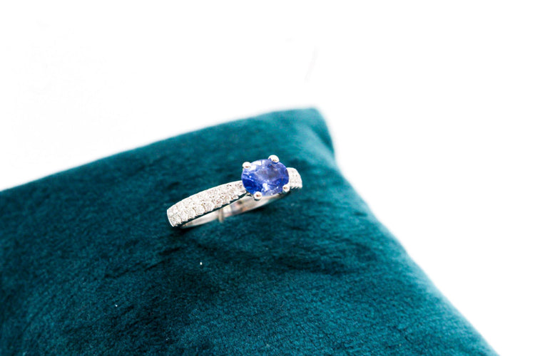 Bague 52 Bague or blanc saphir de Ceylan 58 Facettes 250230