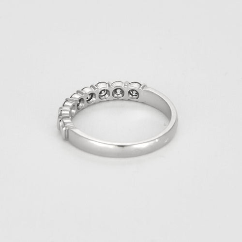 Bague 58,5 Alliance semi pavé en or blanc et diamants 58 Facettes B250483