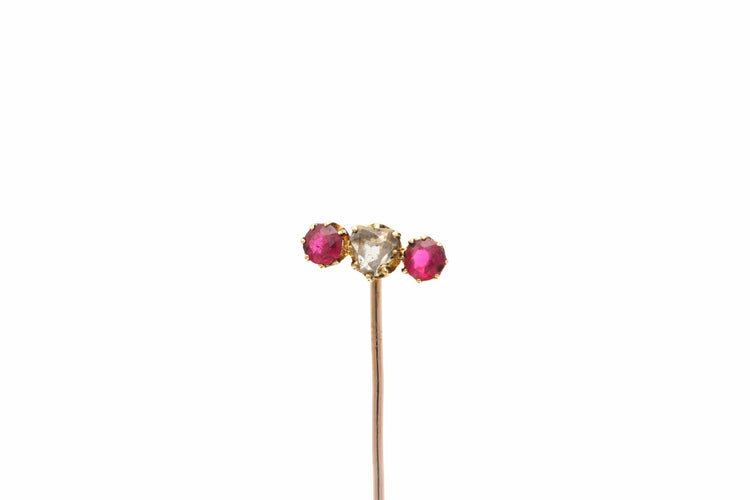Broche Broche Napoléon III en or jaune sertie de rubis et d'un diamant taille rose 58 Facettes B704