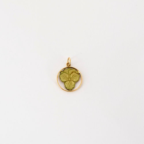 Pendentif Pendentif or jaune et émail à décor de pensée 58 Facettes SMA0076