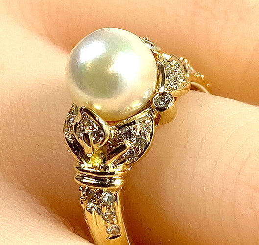 Bague 52 Bague en or jaune 18 carats, perle et 38 diamants 58 Facettes AB448