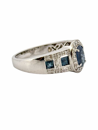 Bague 56 Bague en or blanc saphir et diamants 58 Facettes