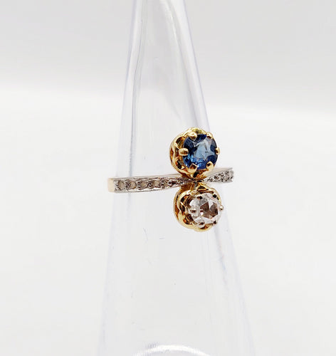Bague 44 Bague Toi et Moi or, diamant et saphir épaulés (circa 1910) 58 Facettes A05407