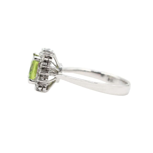 Bague 54 Bague en or blanc avec péridot et diamants 58 Facettes
