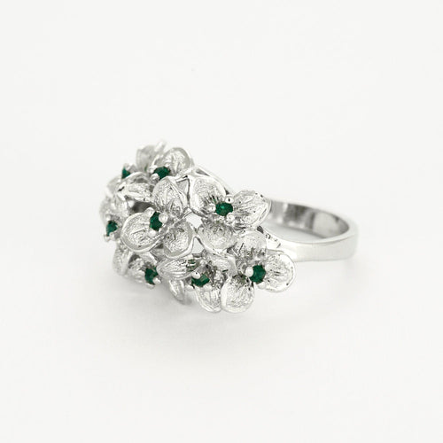 Bague 54 Bague à décor d'hortensia or blanc et émeraudes 58 Facettes GU174
