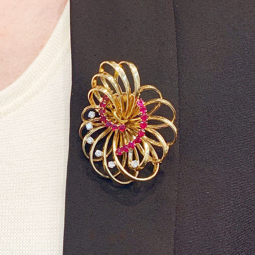 Broche Broche BOUCHERON, or jaune, platine, rubis et diamants. 58 Facettes 34569