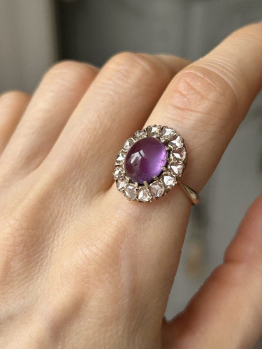 Bague 53 Bague ancienne sertie d’une améthyste cabochon et diamants en or jaune 18k 58 Facettes