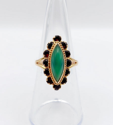 Bague 53 Bague marquise or jaune, chrysoprase et grenats (circa 1890) 58 Facettes A05098