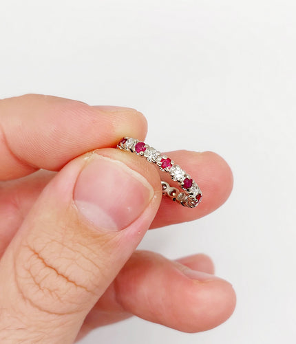 Bague 51 Alliance américaine vintage or blanc 18k diamants et rubis 58 Facettes A06081