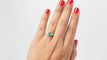 Bague 54 Bague en or blanc, émeraude et diamants 58 Facettes 32533