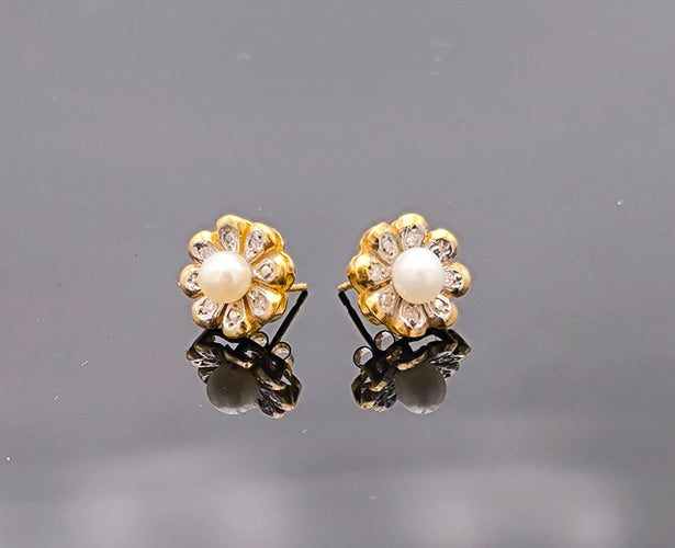 Boucles d'oreilles Paire de boucles d'oreilles en or avec perle et diamant 58 Facettes