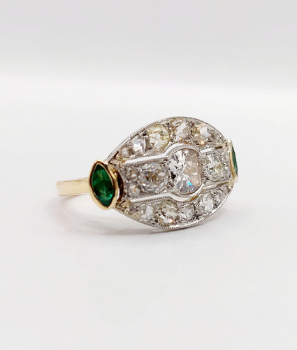 Bague 54.5 Bague marquise inversée Art déco en or 18k et platine, diamants et émeraudes 58 Facettes A06453