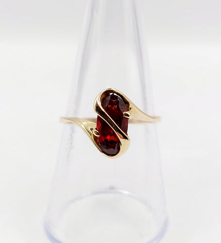 Bague 55.5 Bague vintage or 18k grenat ovale et monture moderniste 58 Facettes A05377