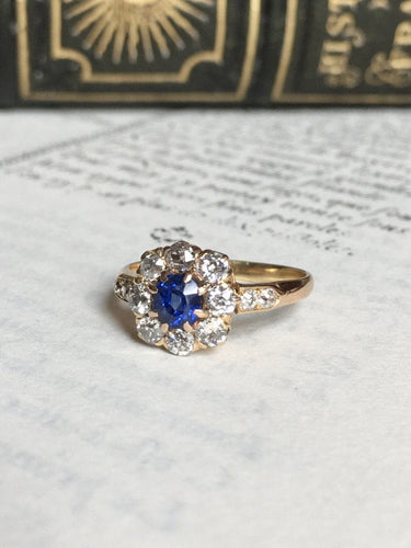 Bague 54 Bague ancienne en or 18K sertie d’un saphir et diamants 58 Facettes