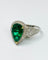Bague 53 Bague moderne en or jaune avec émeraude naturelle en forme de poire et diamants 58 Facettes E19