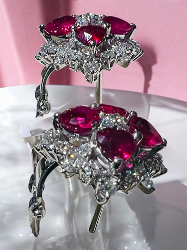 Boucles d'oreilles Boucles d'Oreille 8 Rubis Taille "coeur",  Diamants, Or 18 Carat 58 Facettes 7831 A