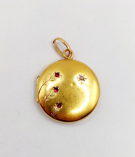 Pendentif porte-photo or jaune, pierre rouge et perle (circa 1900) 58 Facettes A06217