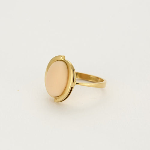 Bague 53.5 Bague en or jaune et corail rose 58 Facettes SOI33272