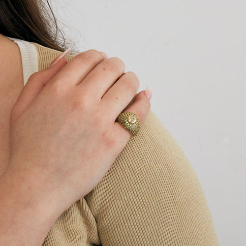 bague 50 Bague boule en or jaune avec diamant et péridots 58 Facettes B849