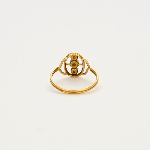 Bague 54.5 Bague ancienne en or jaune et 3 petites perles 58 Facettes