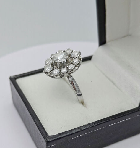 Bague 56 Bague marguerite en or blanc avec diamants 58 Facettes
